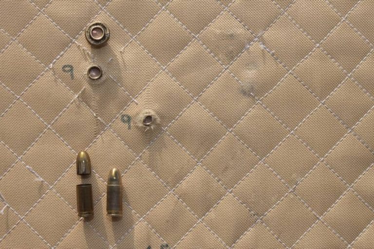 What is Kevlar and How Does it Stop a Bullet? — primearmor.us